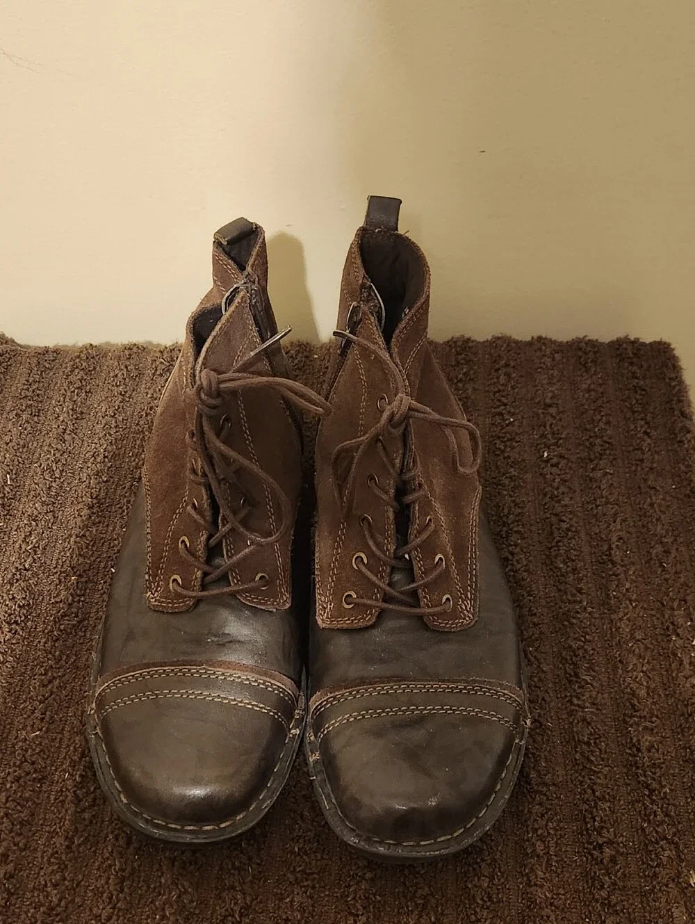 Clarks Collection Womens 8 M Brown Leather Zip Ankle Boots  Style 26104716
